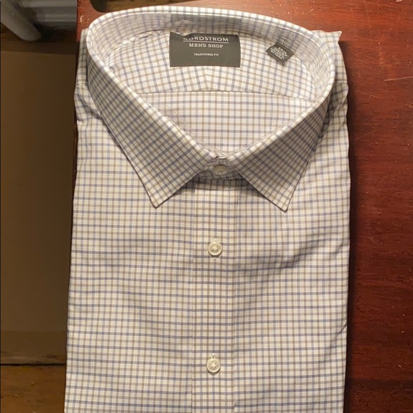 🩶Button down; Nordstrom - Picture 4 of 6